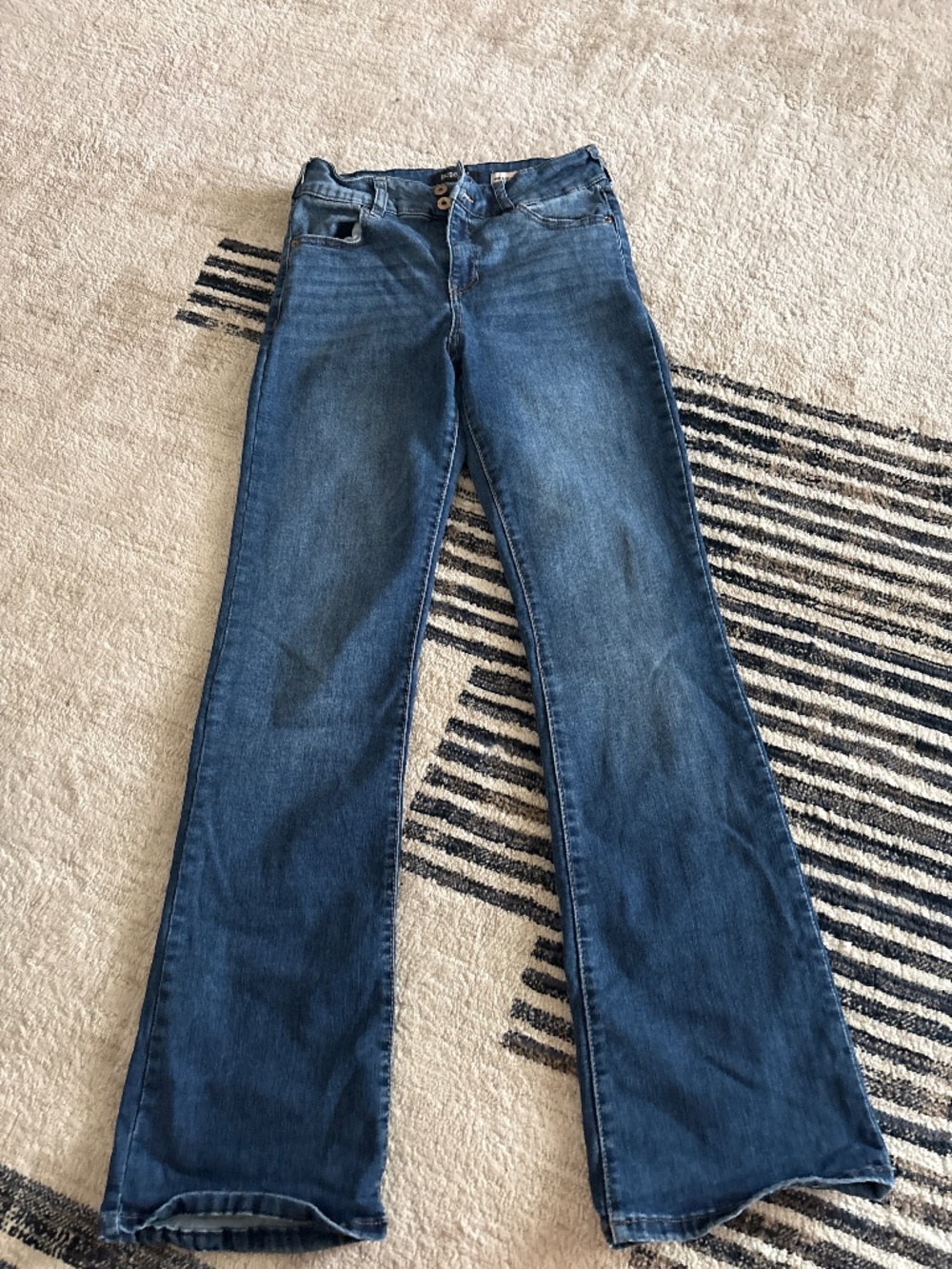 BCBG MID rise bootcut jeans